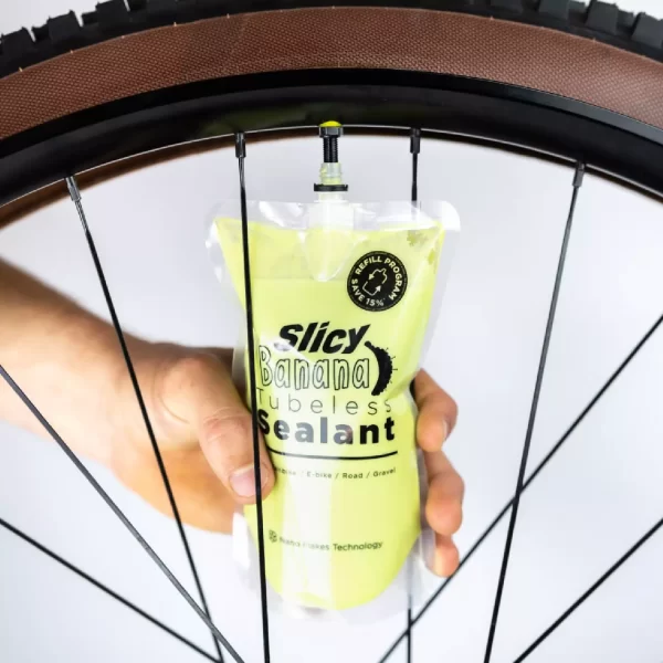 Liquide préventif anti crevaison tubeless pneu et jante vélo